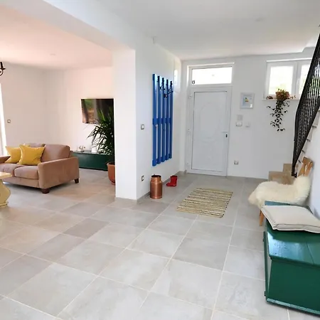Prázdninový dům Alleinstehendes Mit Swimmingpool *